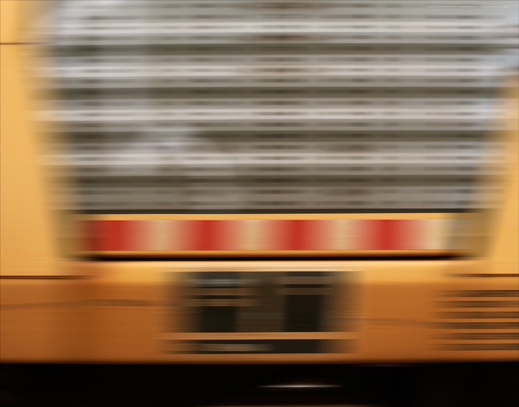 train_passing_blur_b